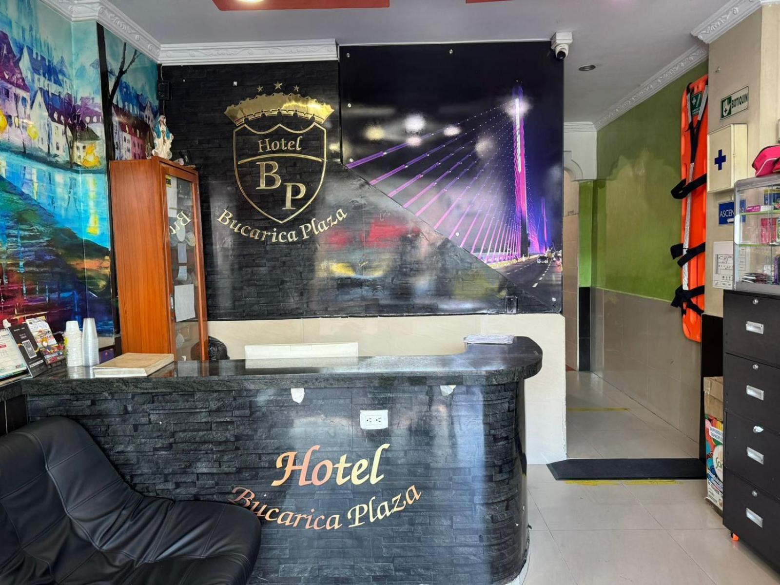 Hotel Bucarica Plaza ブカラマンガ エクステリア 写真