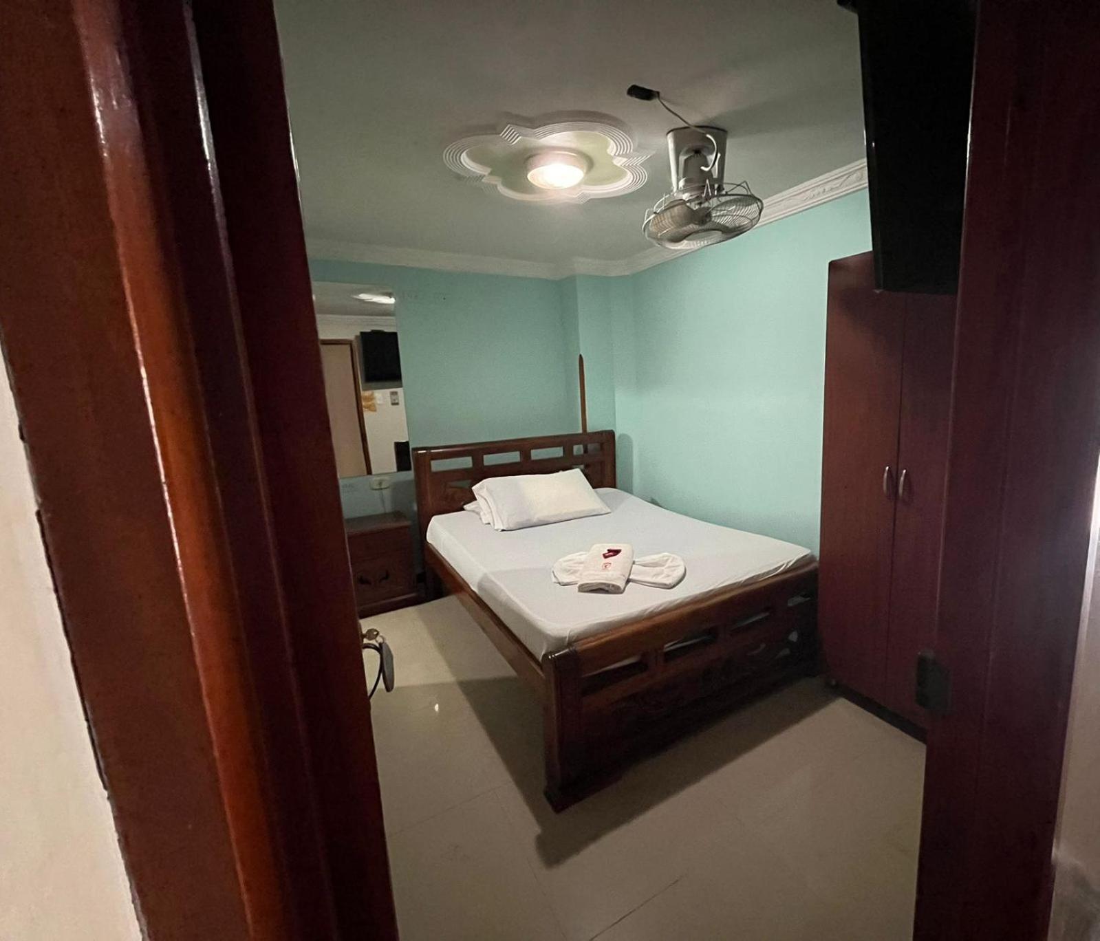 Hotel Bucarica Plaza ブカラマンガ エクステリア 写真
