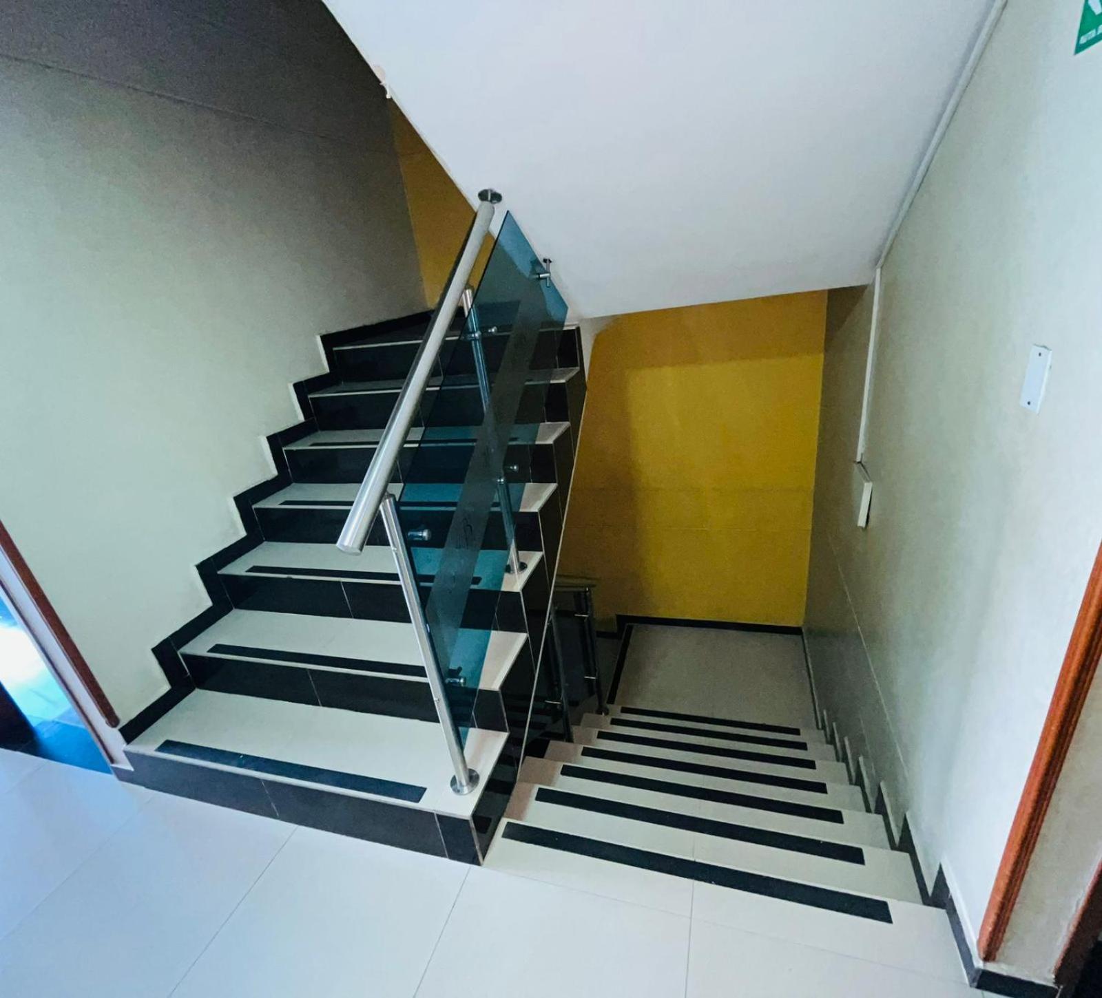 Hotel Bucarica Plaza ブカラマンガ エクステリア 写真